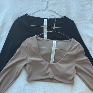 Alo Yoga Black and Tan Ribbed Tops Built-In Sports Bra